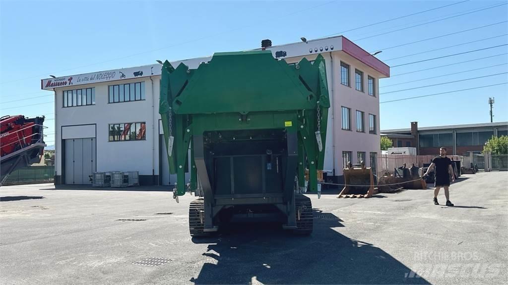 McCloskey J40 Takarmánydarálók