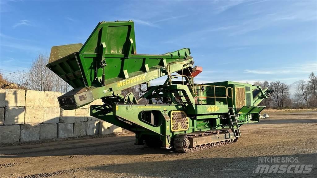 McCloskey V80 Takarmánydarálók