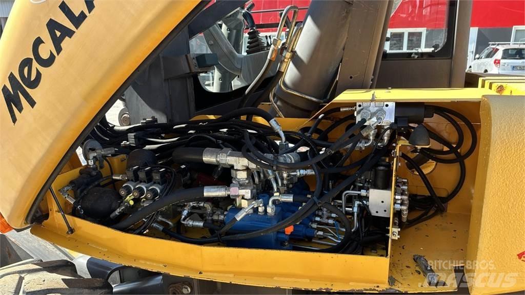 Mecalac 10MSX 4X4 Gumikerekes kotrók