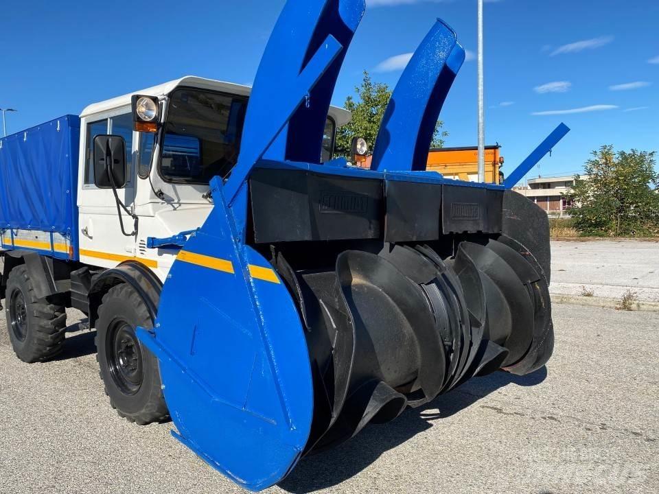 Mercedes-Benz UNIMOG Hóeltakarítók