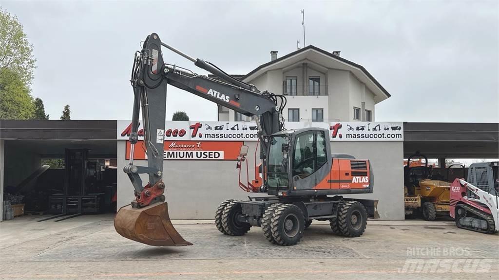 Terex TW190 Gumikerekes kotrók