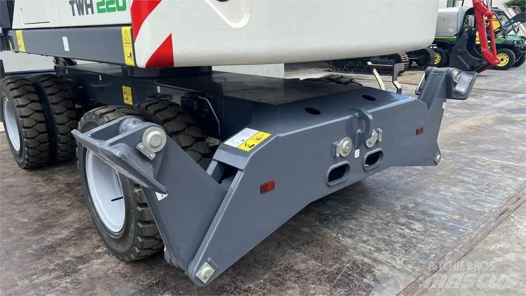 Terex TWH 220 S5 Gumikerekes kotrók