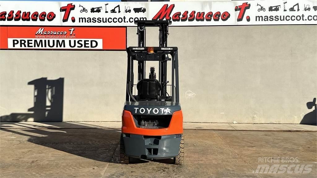 Toyota 52-8FDF30 Dízel targoncák