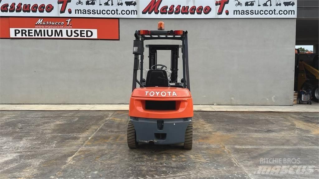 Toyota 62-7FDF25 Dízel targoncák