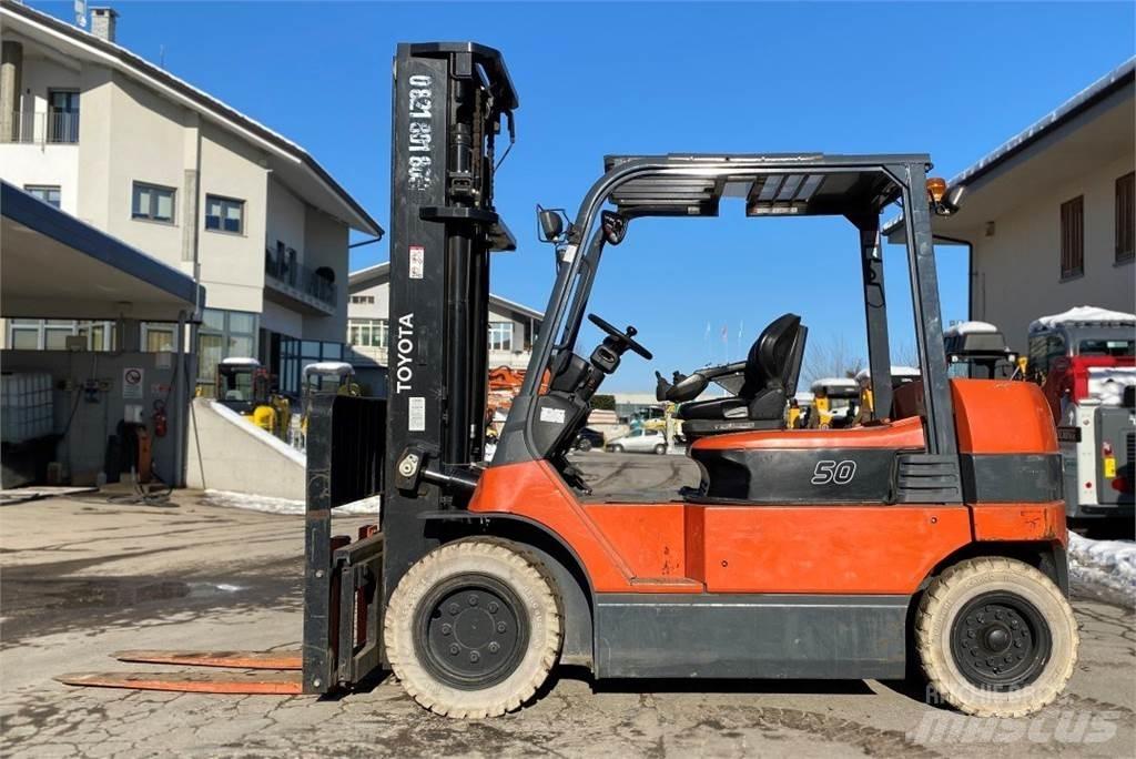 Toyota 7FBMF50 Elektromos targoncák