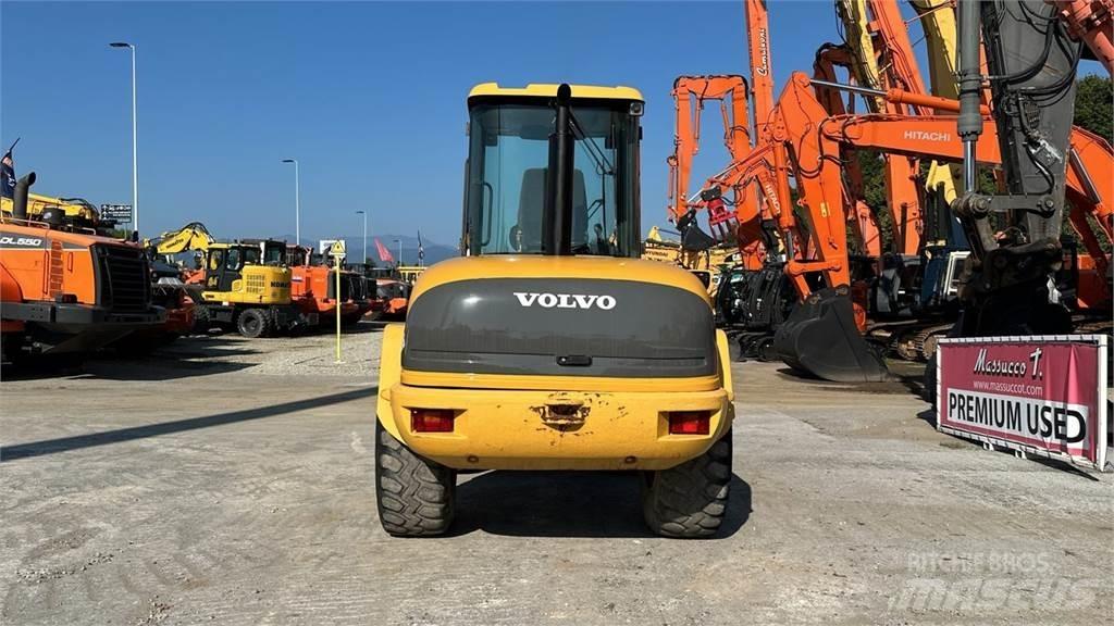 Volvo L 40 B-TP Gumikerekes homlokrakodók