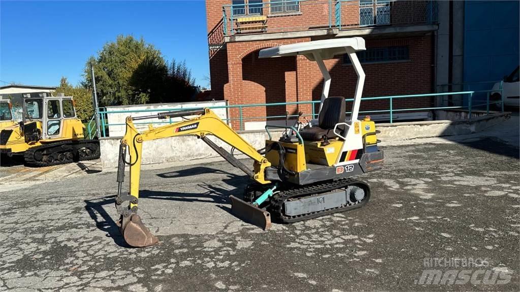 Yanmar B12-1 Mini kotrók < 7t