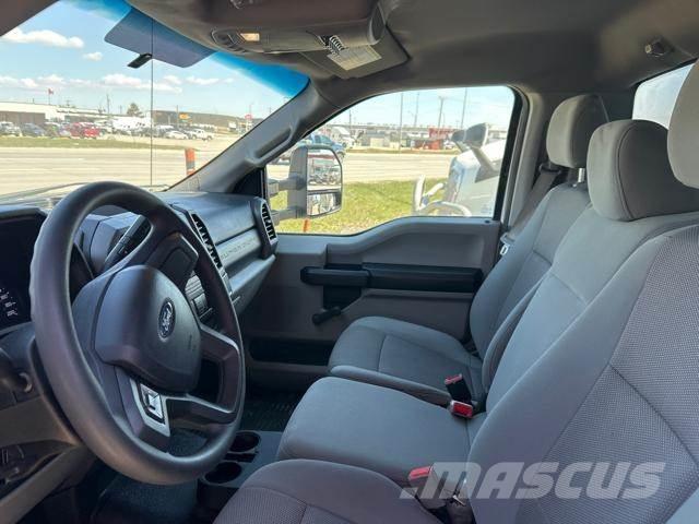 Ford F450 XL 4x2 Dobozos teherautók