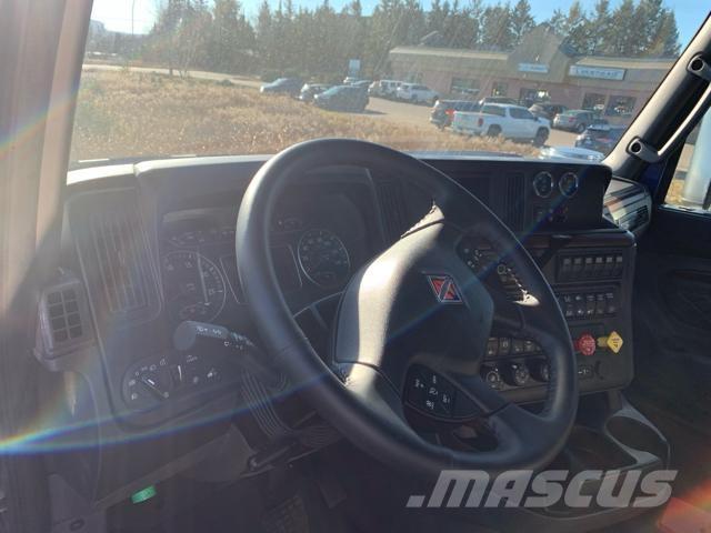 International HX Nyergesvontatók