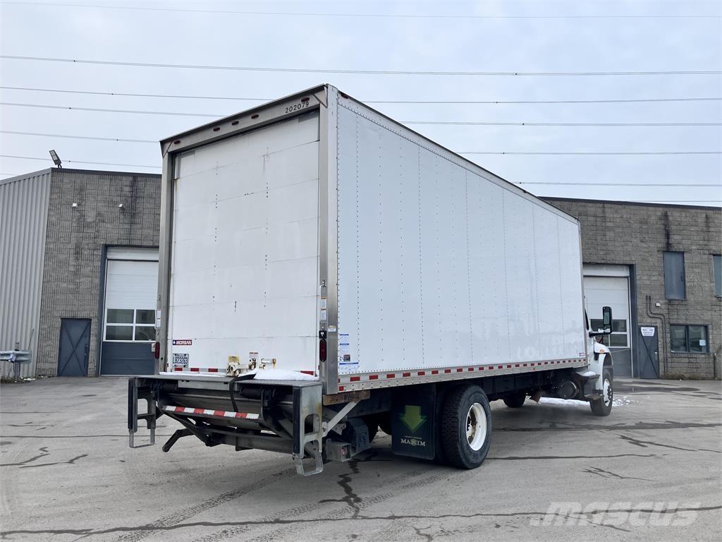 International MV Dobozos teherautók