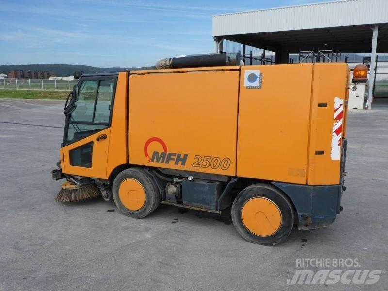 Aebi MFH 2500 Utcaseprő teherautók
