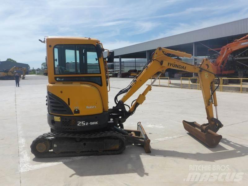 Hyundai R25Z-9A Mini kotrók < 7t