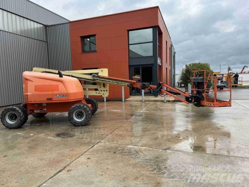 JLG 520AJ Karos emelők
