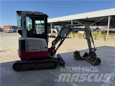 Takeuchi TB 23 Mini kotrók < 7t