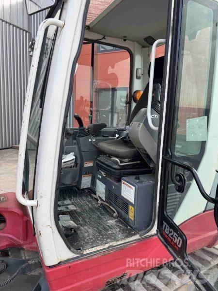 Takeuchi TB 250 Mini kotrók < 7t