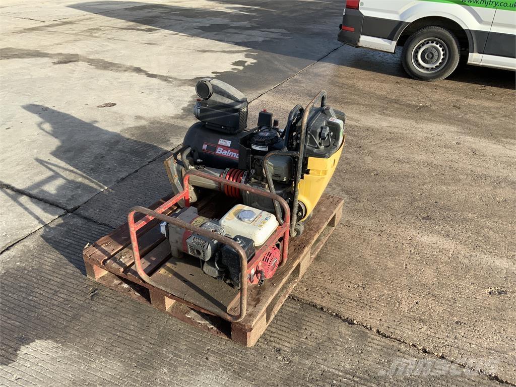  Pallet of Small Plant Egyéb mezőgazdasági gépek