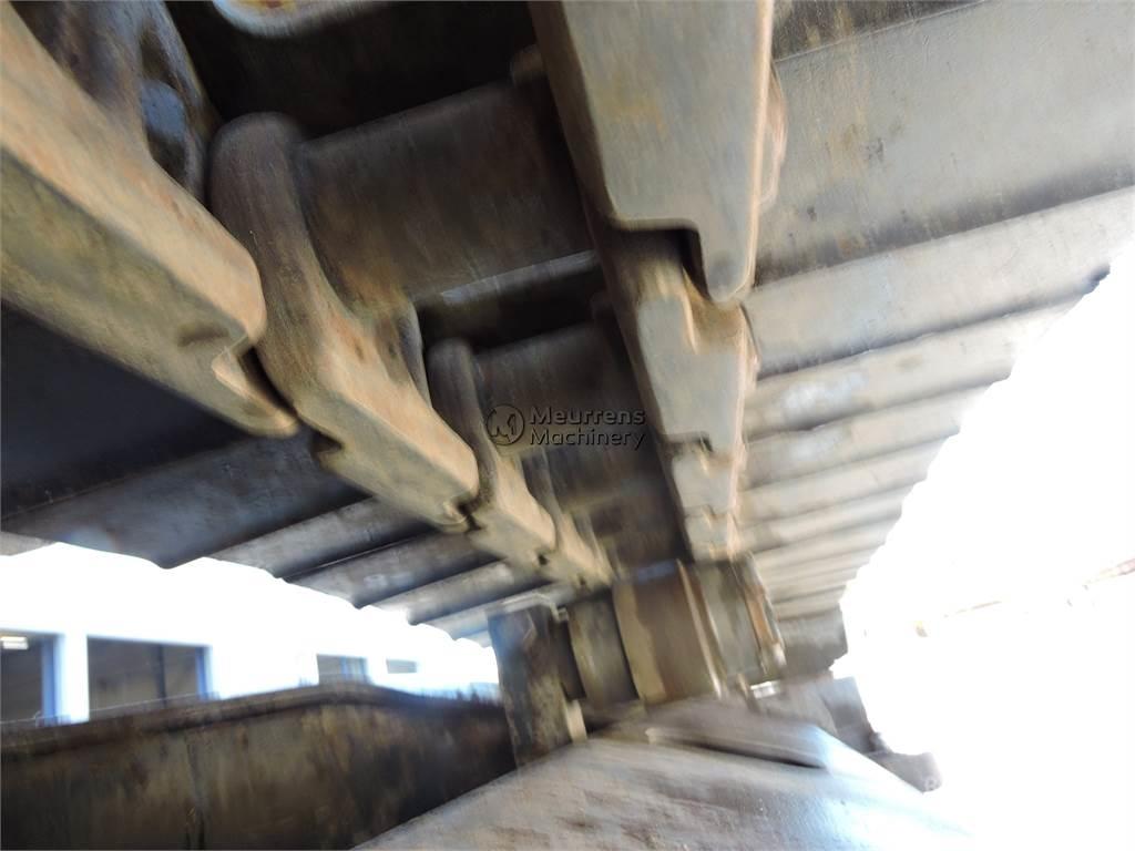 CAT 323D Lánctalpas kotrók