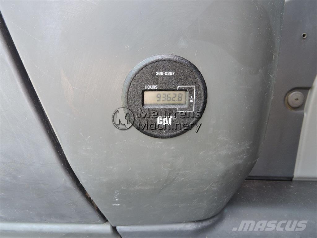 CAT 328 D Lánctalpas kotrók