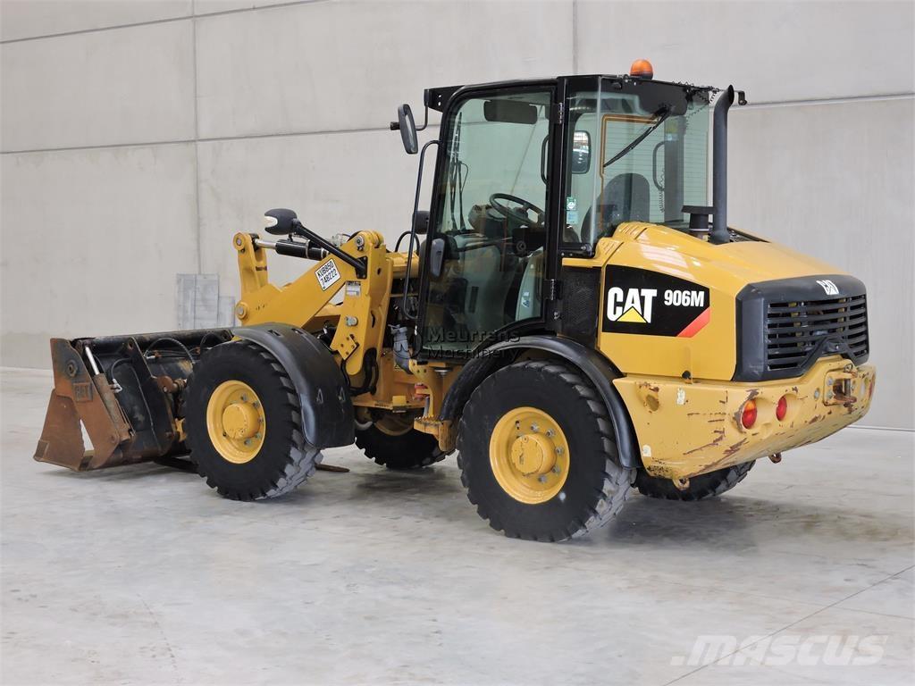 CAT 906M + FORK Gumikerekes homlokrakodók