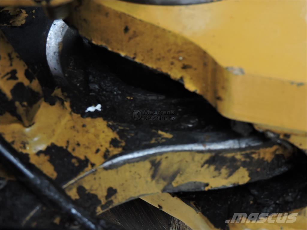 CAT 907H Gumikerekes homlokrakodók