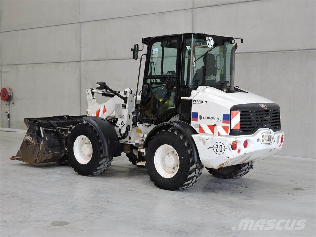 CAT 908M + FORK Gumikerekes homlokrakodók