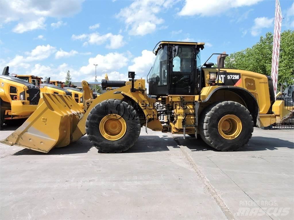CAT 972M Gumikerekes homlokrakodók