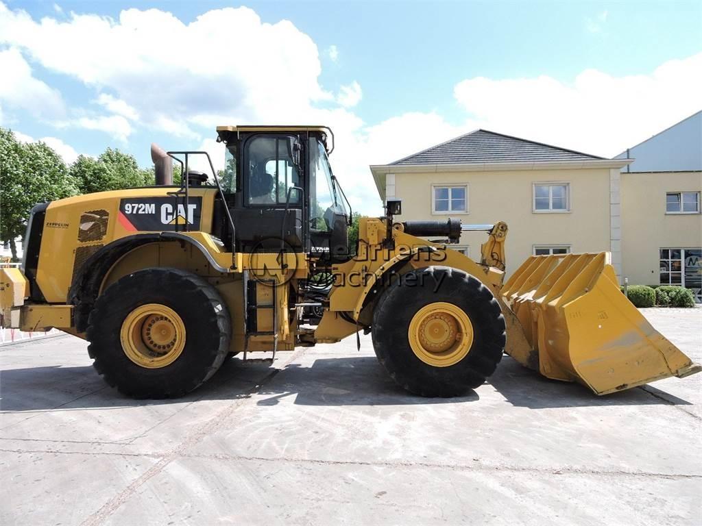 CAT 972M Gumikerekes homlokrakodók