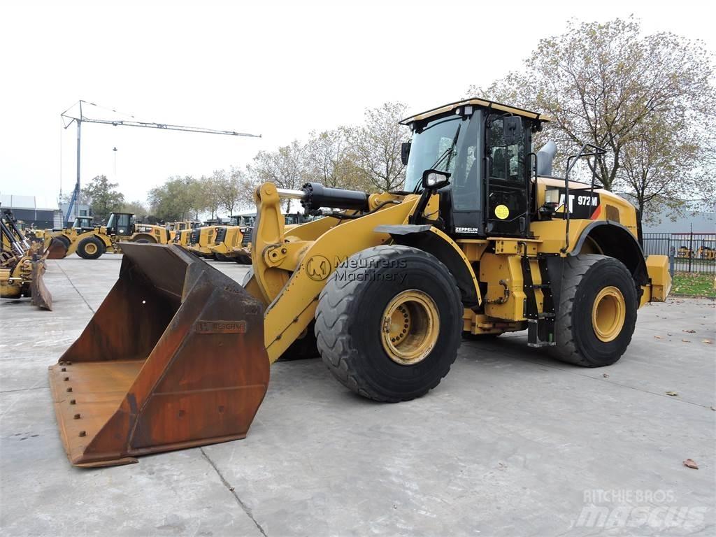 CAT 972M Gumikerekes homlokrakodók