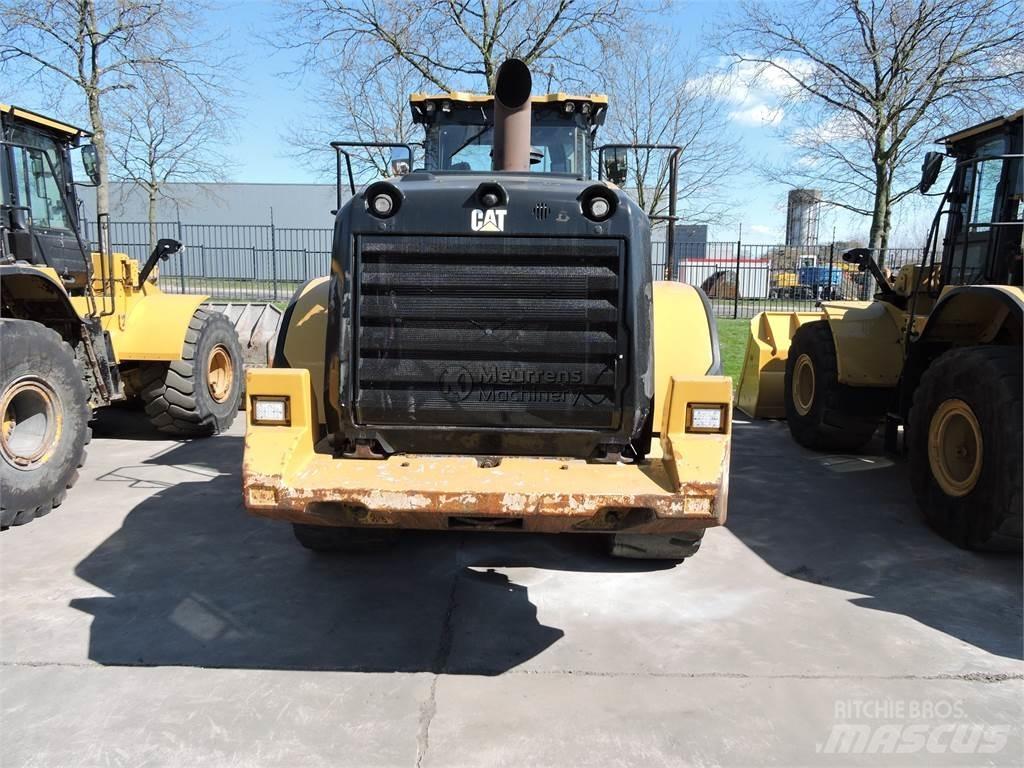 CAT 972M Gumikerekes homlokrakodók