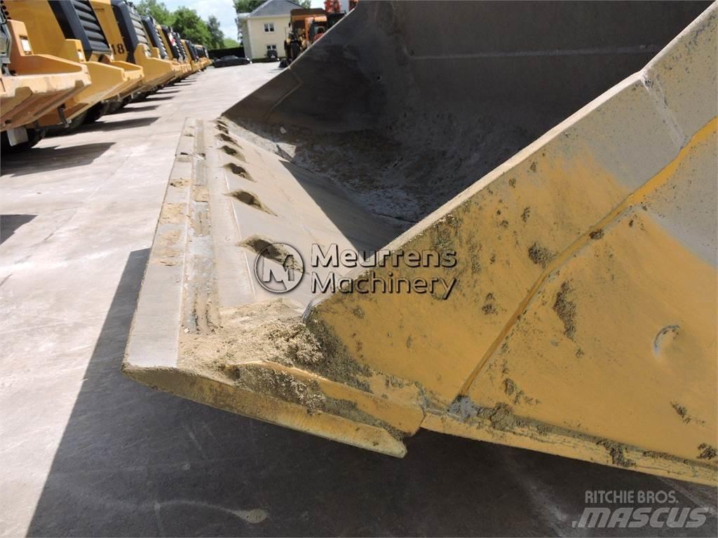 CAT 972M GERMAN Gumikerekes homlokrakodók