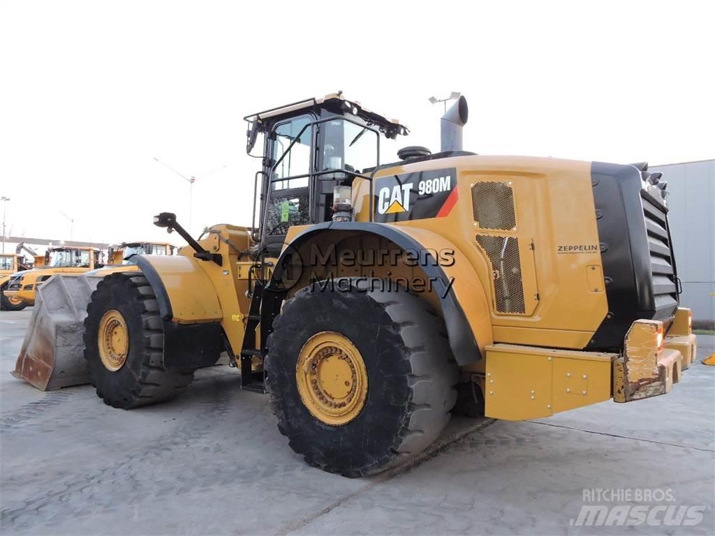 CAT 980M Gumikerekes homlokrakodók