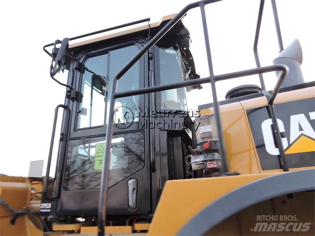 CAT 980M Gumikerekes homlokrakodók