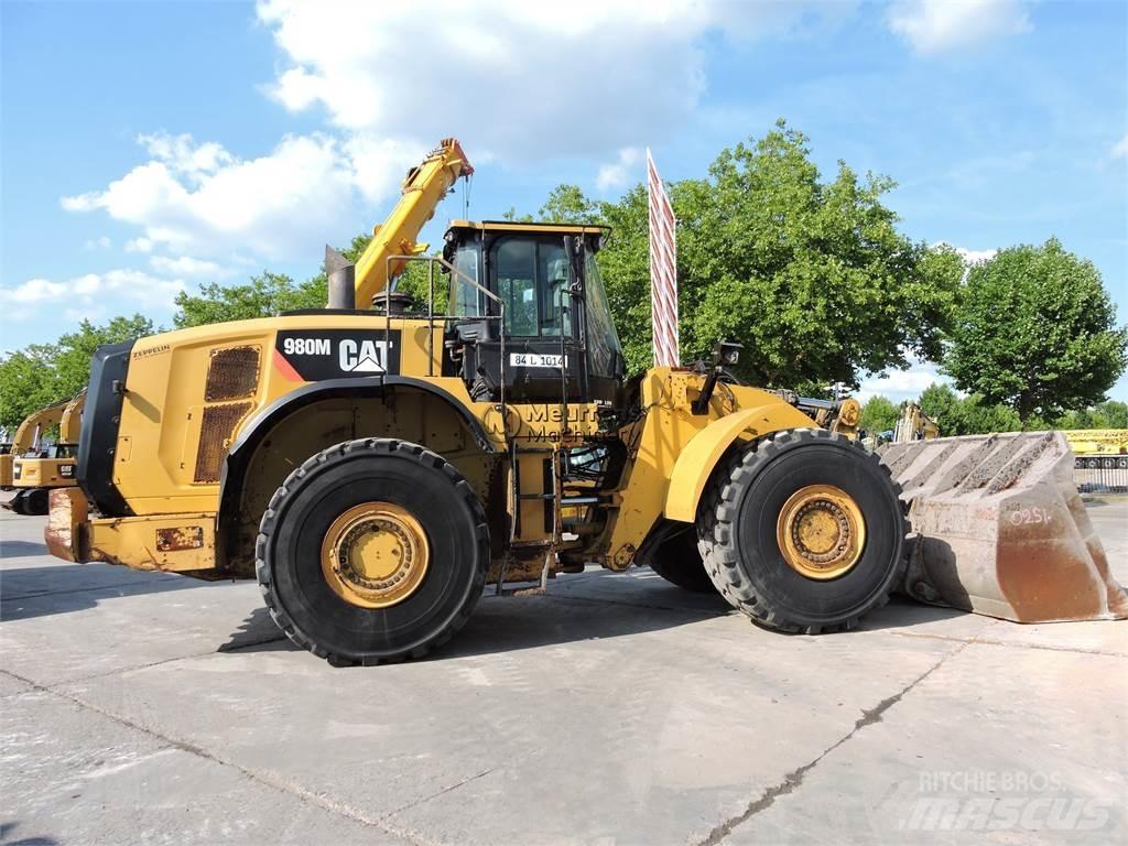 CAT 980M GERMAN Gumikerekes homlokrakodók