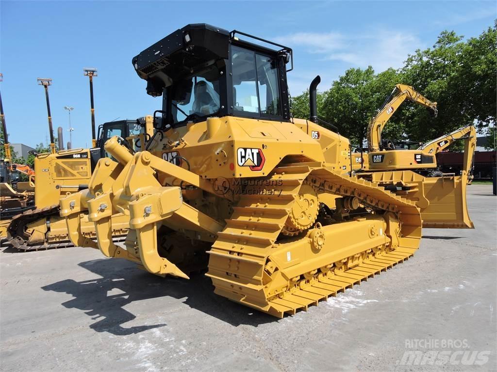 CAT D5 Dózerek