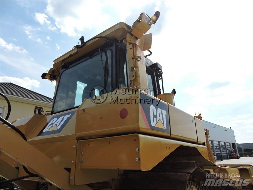 CAT D6TXL Dózerek