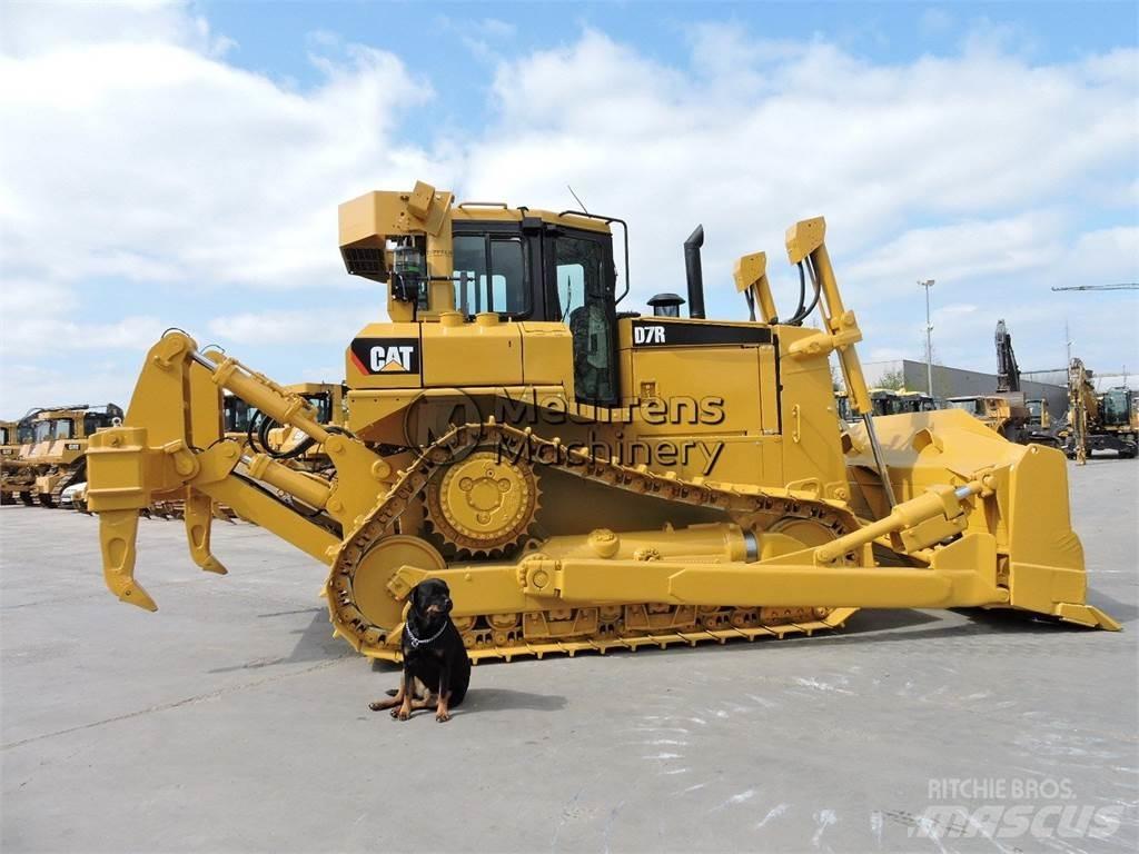 CAT D7R Dózerek