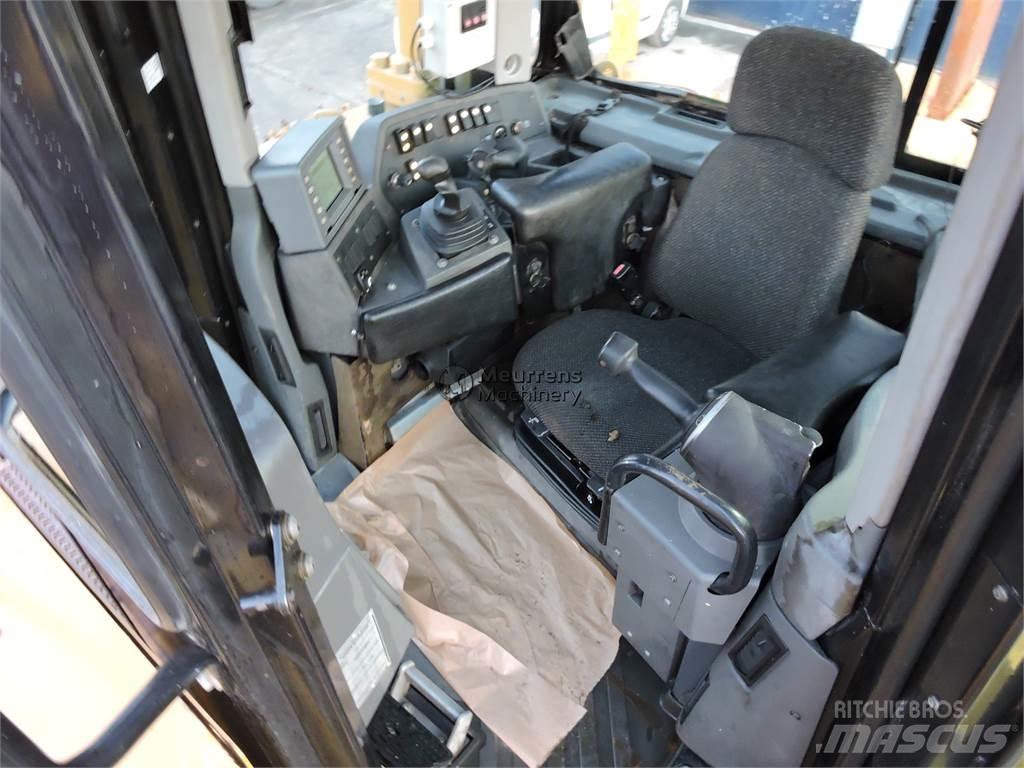 CAT D8T Dózerek
