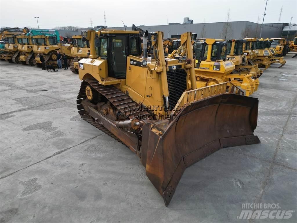 CAT D8T Dózerek