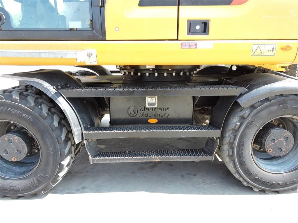 CAT M315F Gumikerekes kotrók