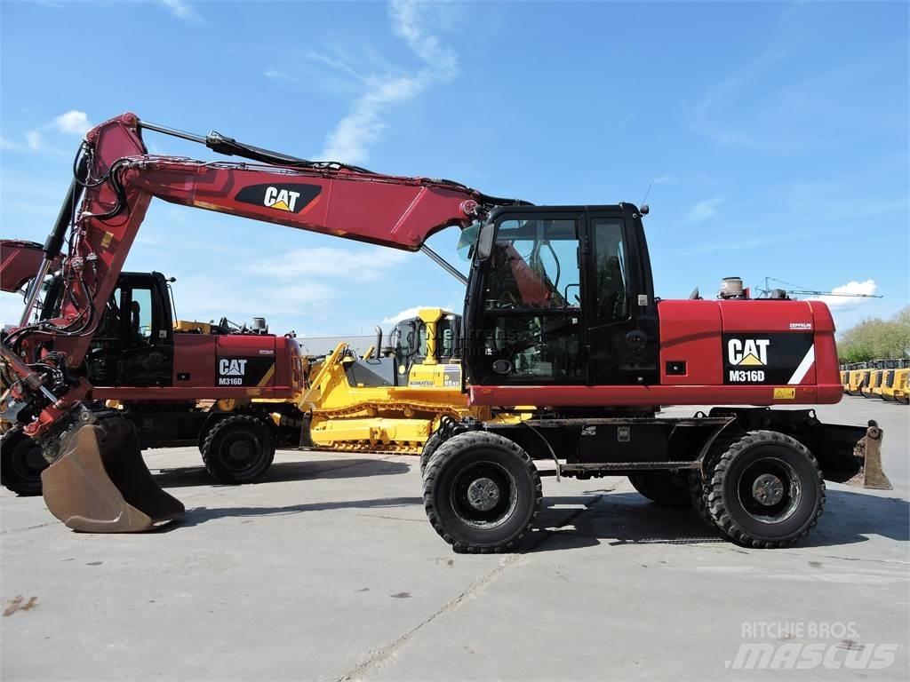 CAT M316D Gumikerekes kotrók