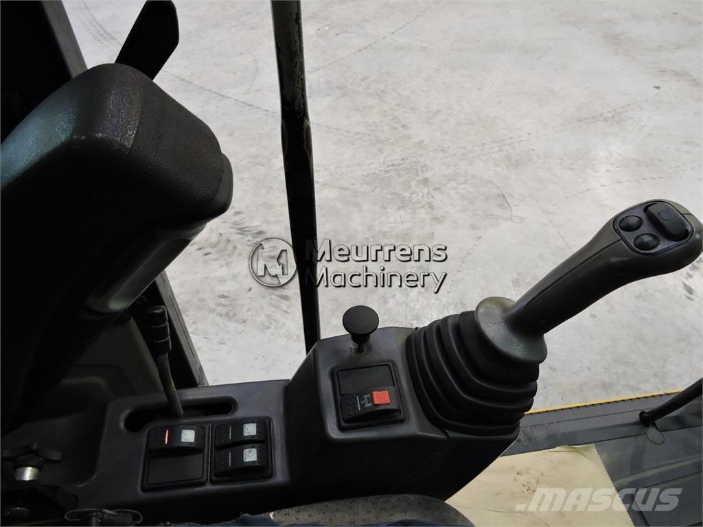 CAT M316D Gumikerekes kotrók
