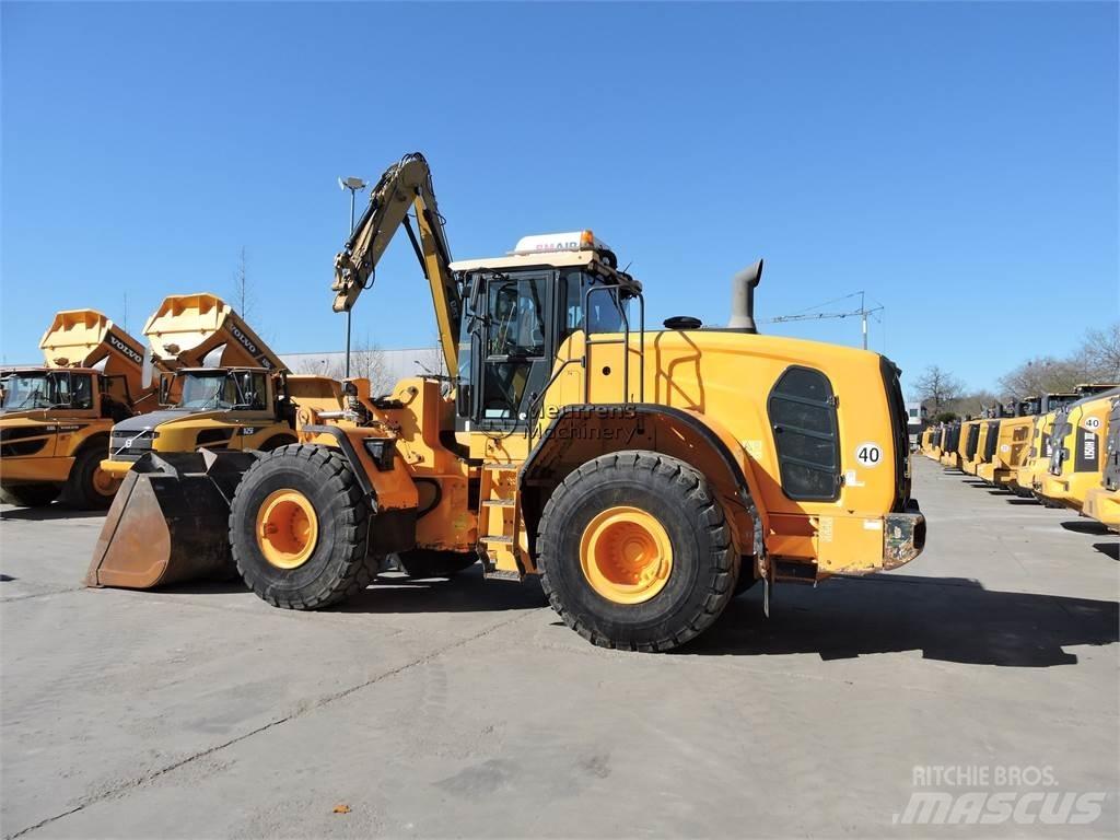 Hyundai HL970 Gumikerekes homlokrakodók