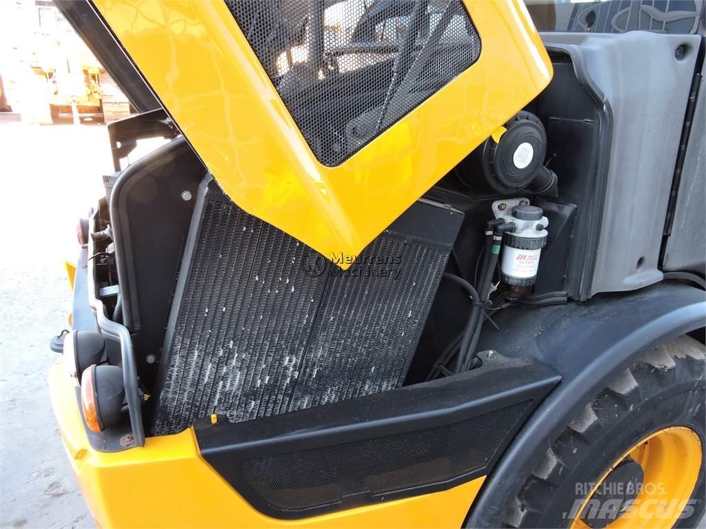 JCB 406 Gumikerekes homlokrakodók