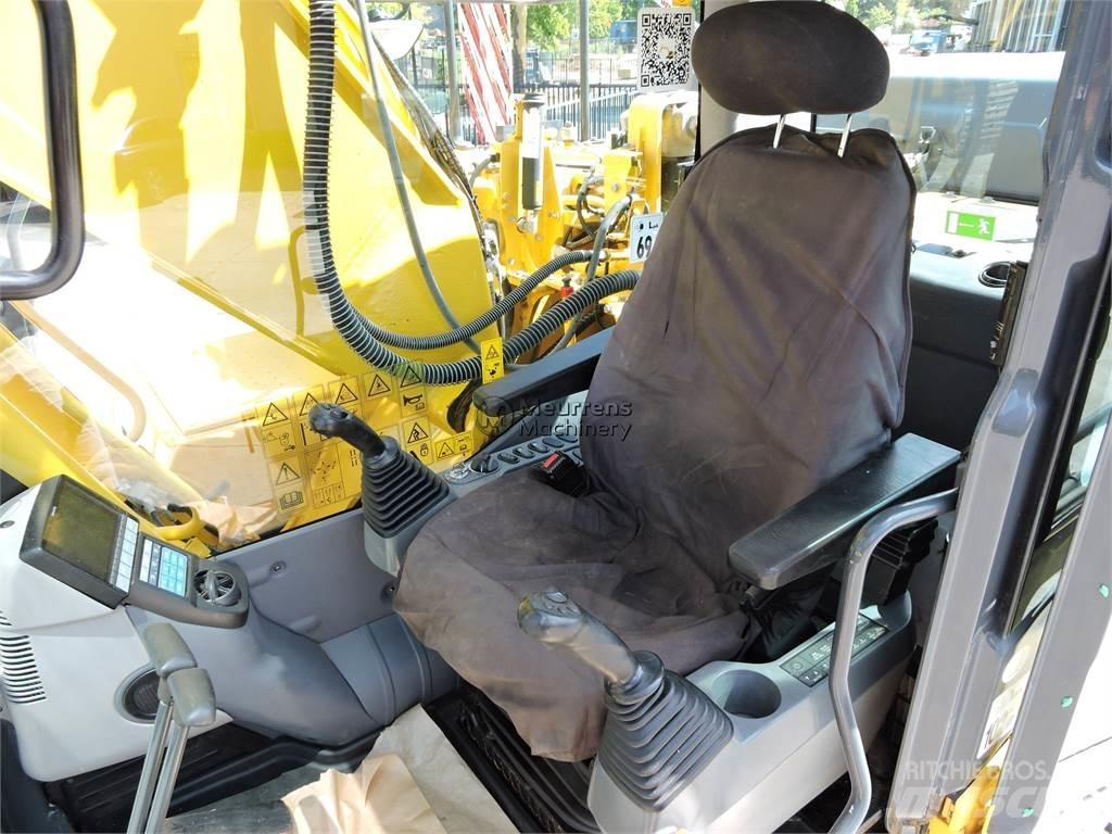 Komatsu PC210LC-10 Lánctalpas kotrók