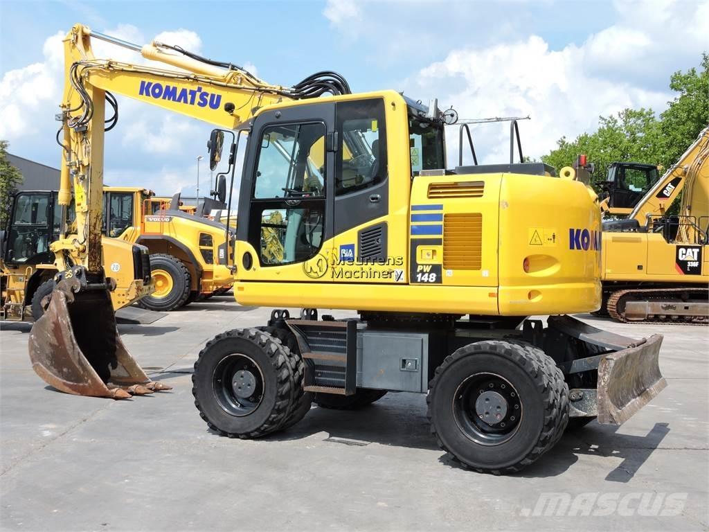 Komatsu PW148 Gumikerekes kotrók