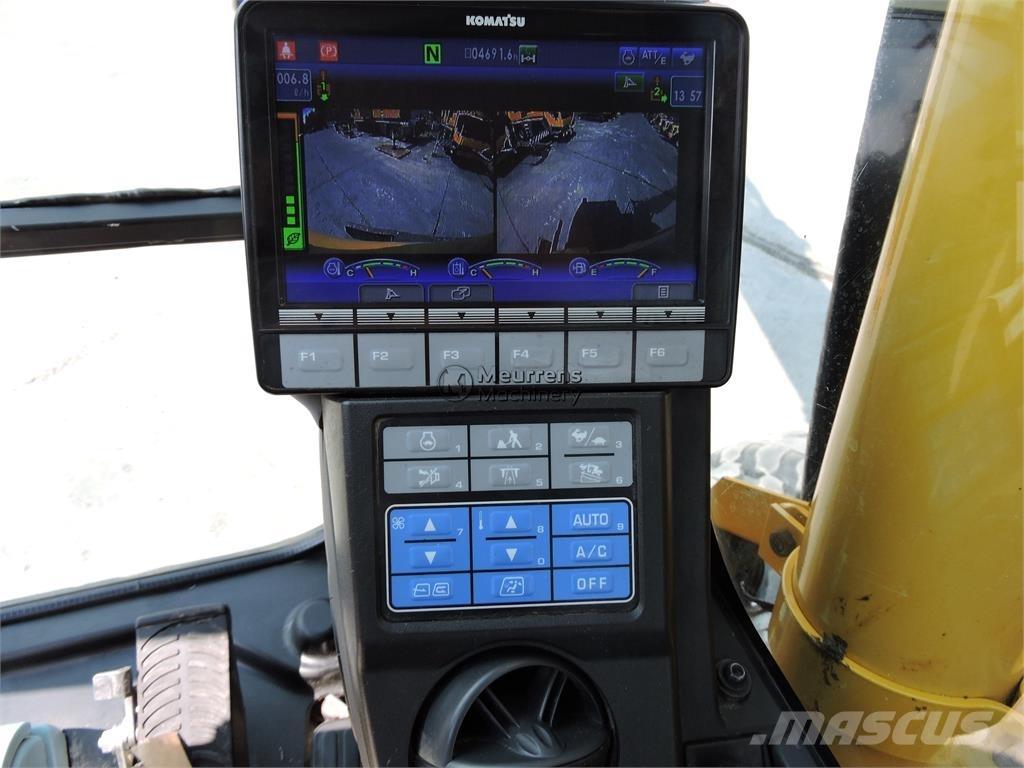 Komatsu PW148 Gumikerekes kotrók