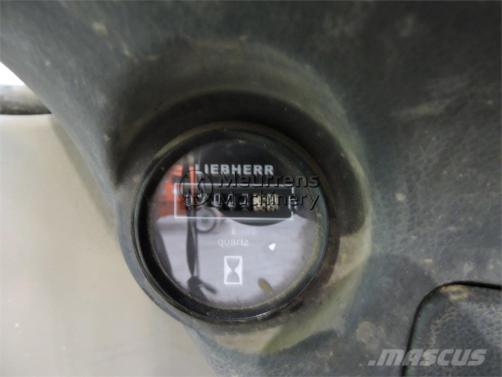 Liebherr A312 Gumikerekes kotrók