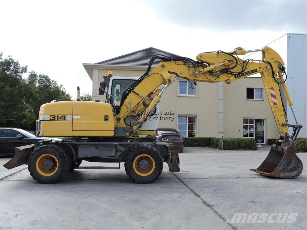 Liebherr A314 Gumikerekes kotrók