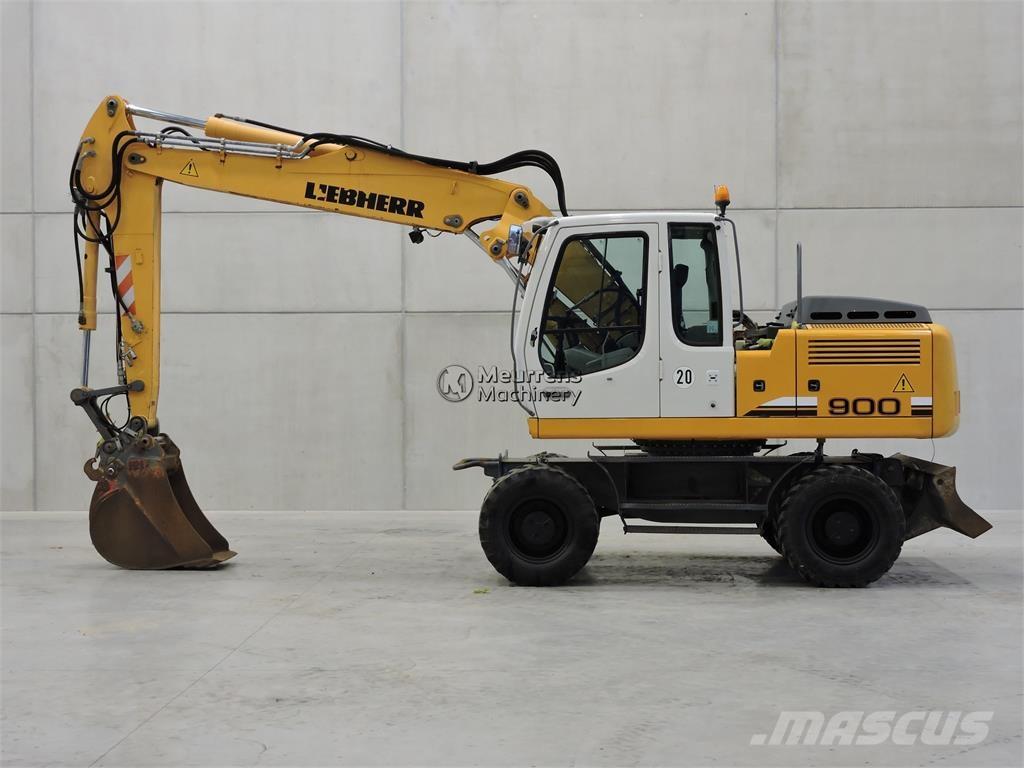Liebherr A900C Gumikerekes kotrók