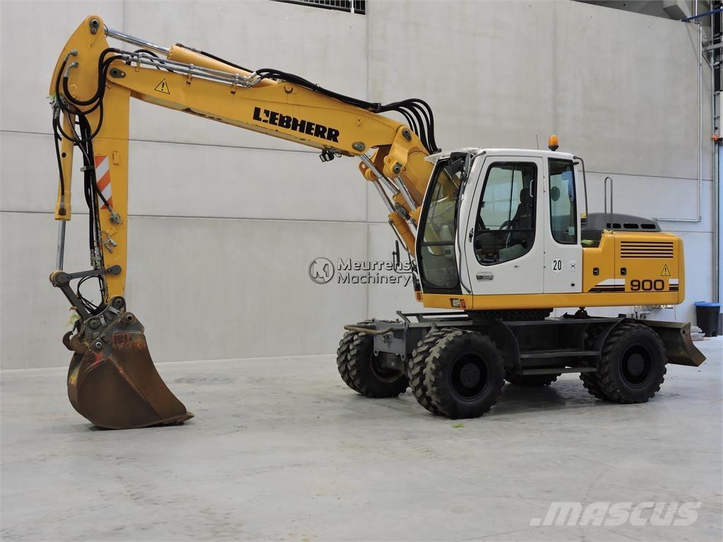 Liebherr A900C Gumikerekes kotrók
